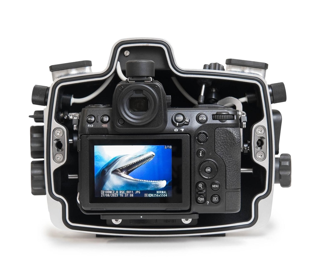 seacam-gehaeuse-nikon-z8-innen-mit-kamera.jpg
